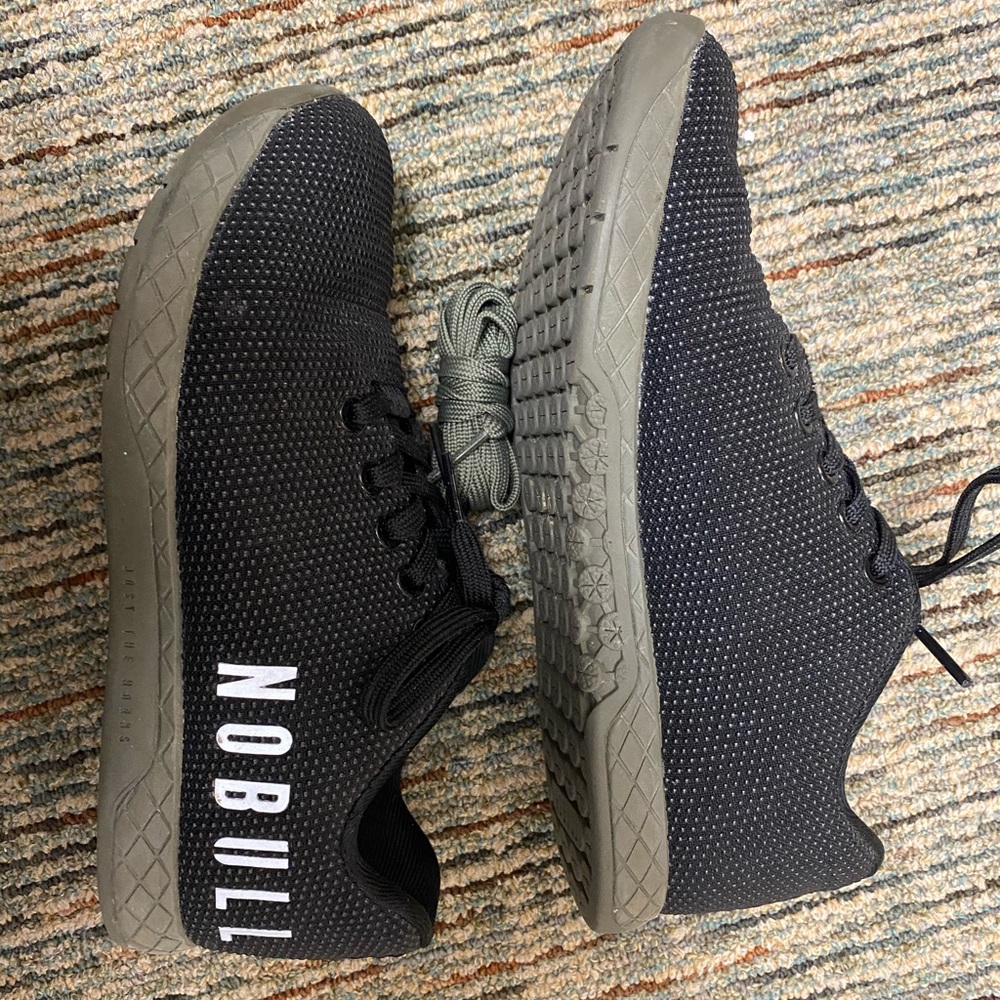 ECU Nobull trainers size 7.5